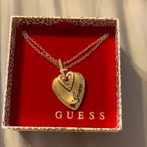 NWT Guess necklace